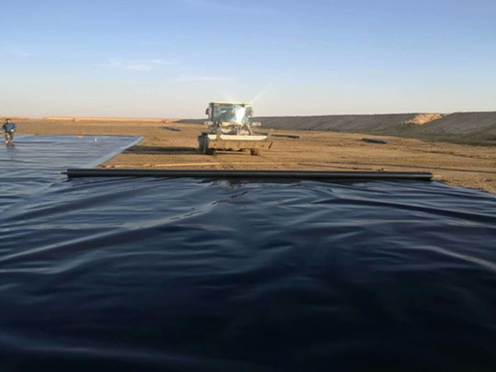 魚塘防滲膜使用年限。