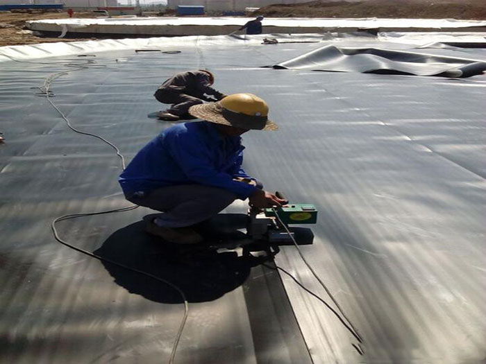 廢渣場(chǎng)防滲膜。